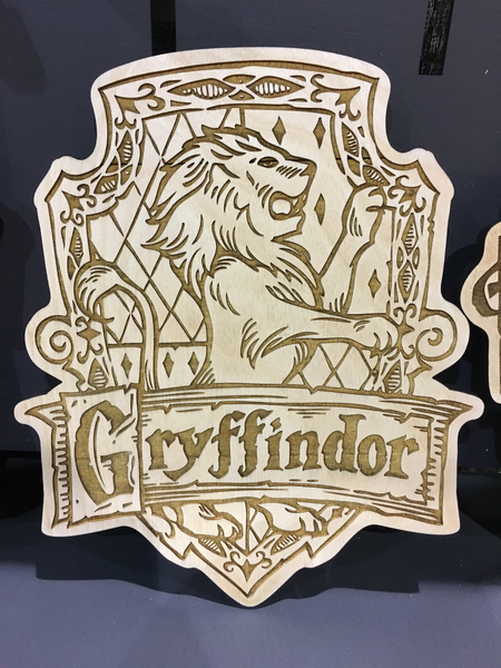 Hp plaque - griffindor - Etch Pros.. Laser Craft Studios